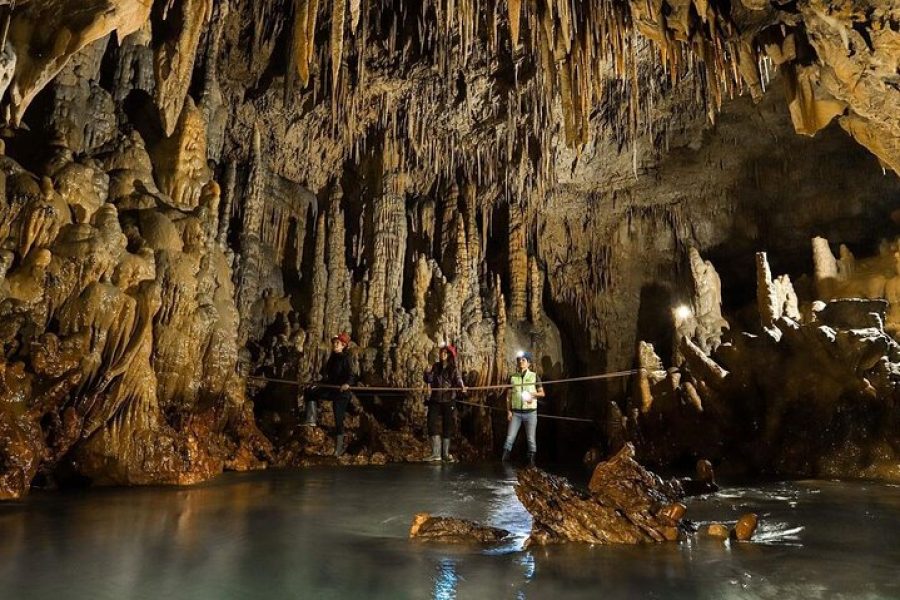 Discover the Caves of Rey Marcos, Full-Day Tour from Coban