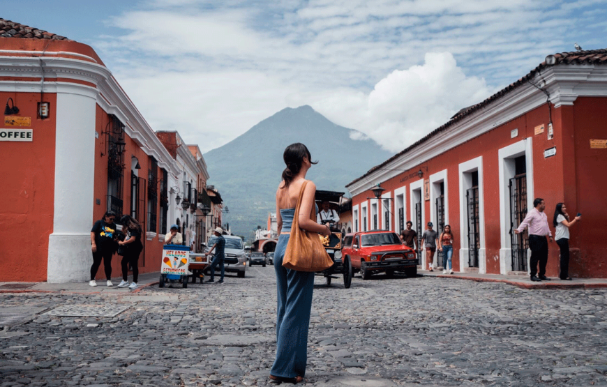 Private Walking Tour in Antigua Guatemala + Coffee Plantation Experience