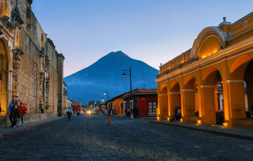 From Bean to Bar Chocolate Class + Antigua Guatemala Private Tour – 26325P21