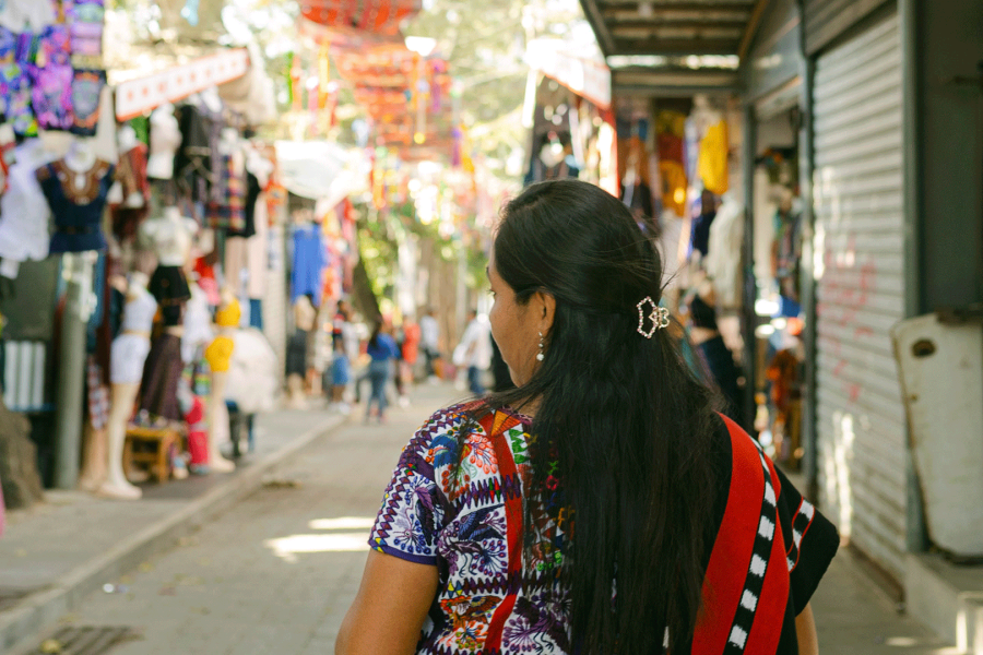 Private Lake Atitlan Tour in Town of Santa Cruz, Jaibalito, Tzununa and San Juan