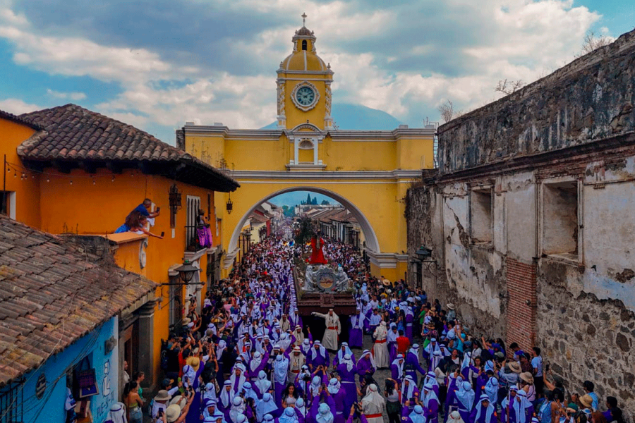 Tour of Catholic Processions During Holy Week in Antigua