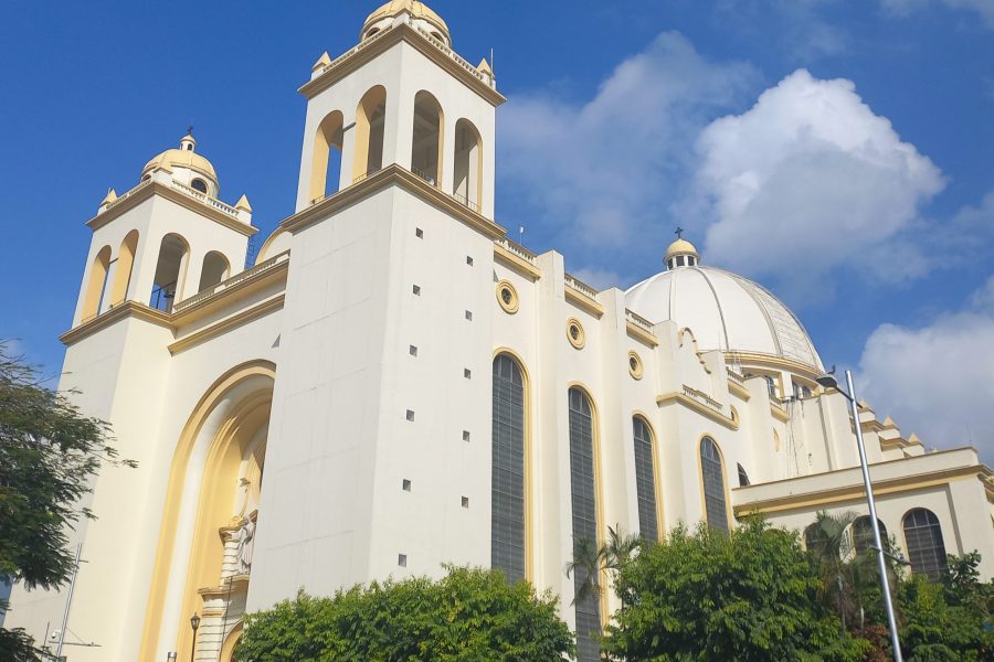 San Salvador City Tour: Must Visit Locations + Pupusas