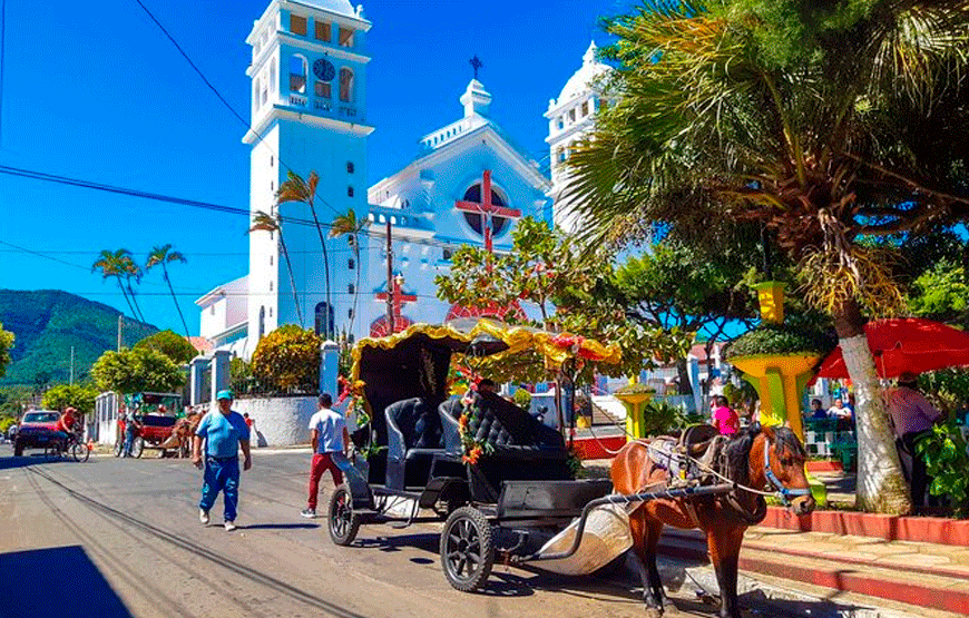 Private Full-Day Tour Visiting the Colorful Towns in La Ruta De Las Flores