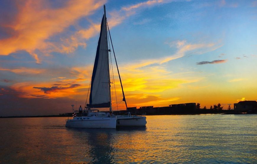 Shared Sunset Sail: West Bay Roatan Catamaran Party