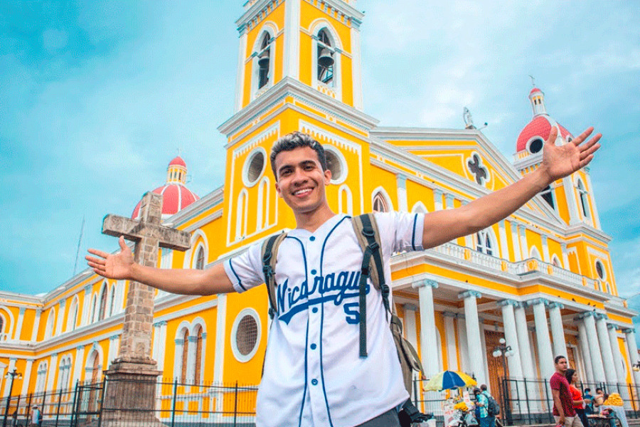 Private Full Day Granada City Tour and Islets Boat Exploration